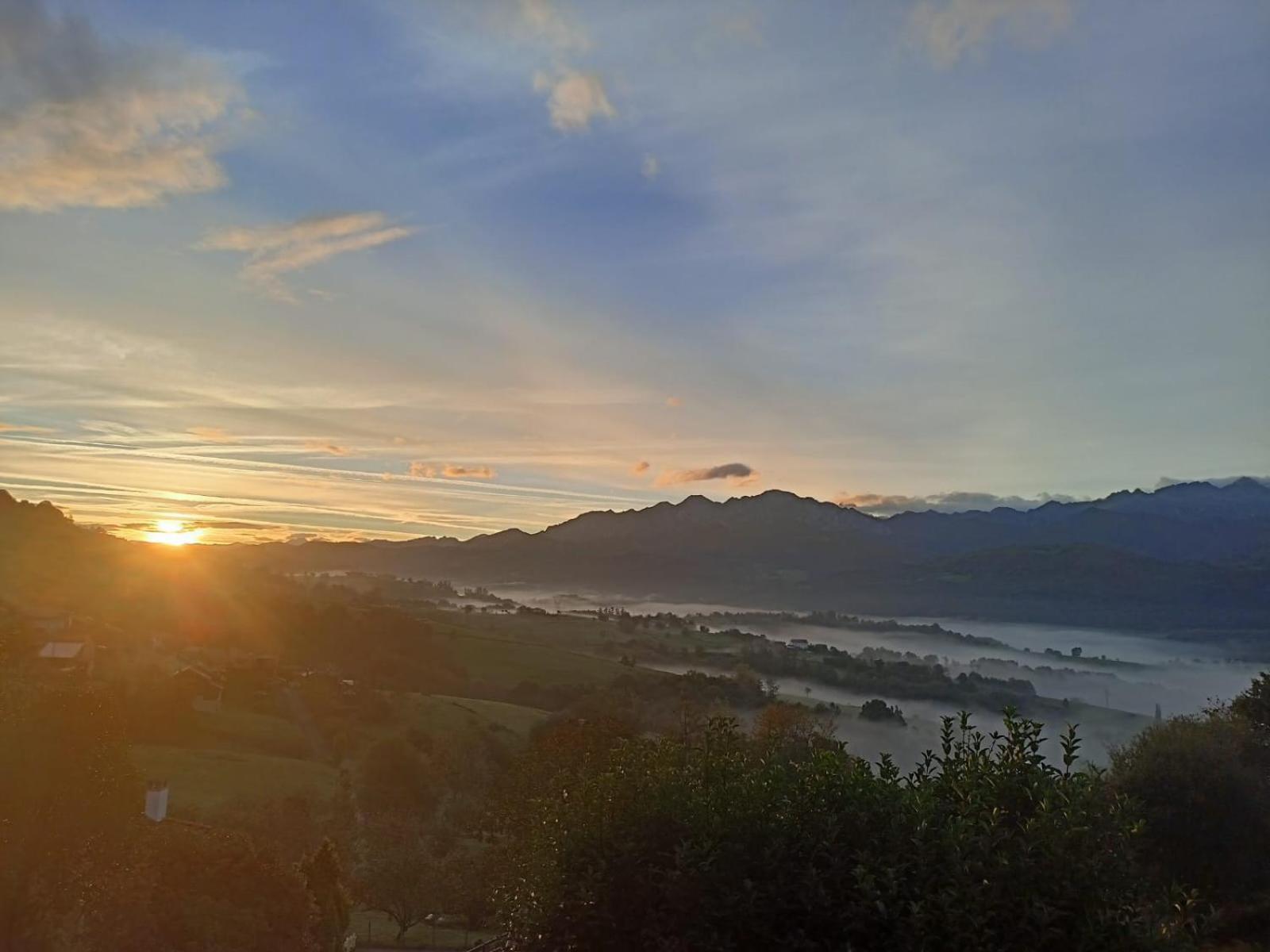 Penzion La Casa De Nuria Onís Exteriér fotografie