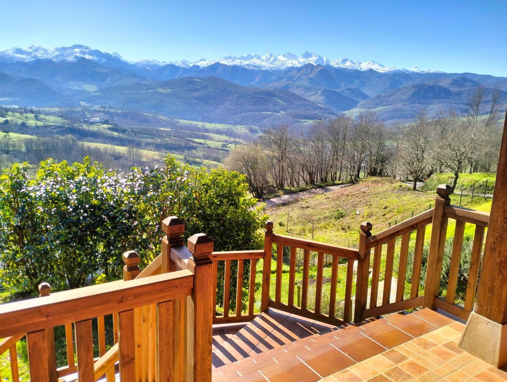 Penzion La Casa De Nuria Onís Exteriér fotografie